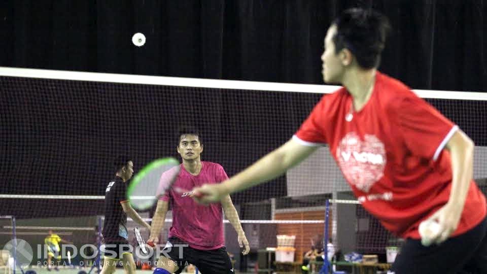 Liliyana Natsir secara tidak langsung juga melatih pasangannya Tontowi Ahmad. Copyright: © Herry Ibrahim/Indosport